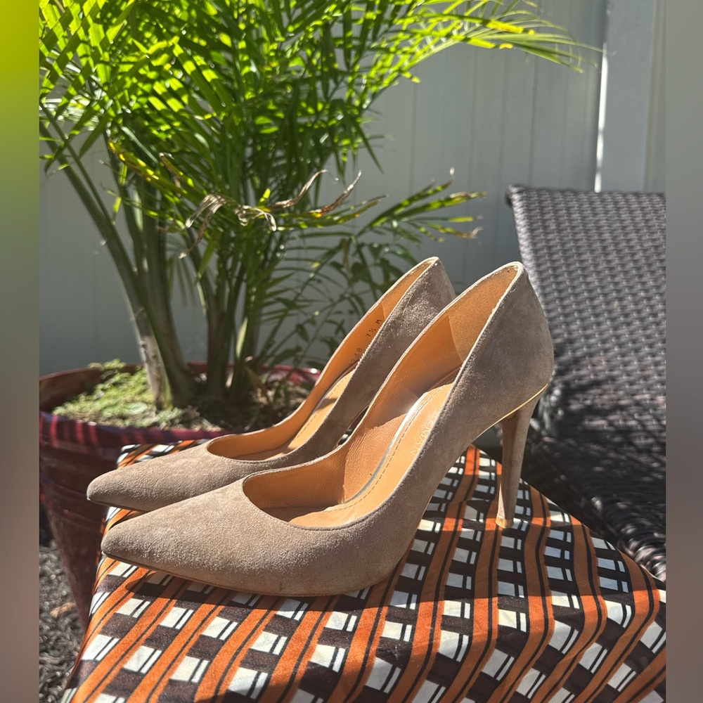 Stuart Weitzman Taupe Suede Pumps